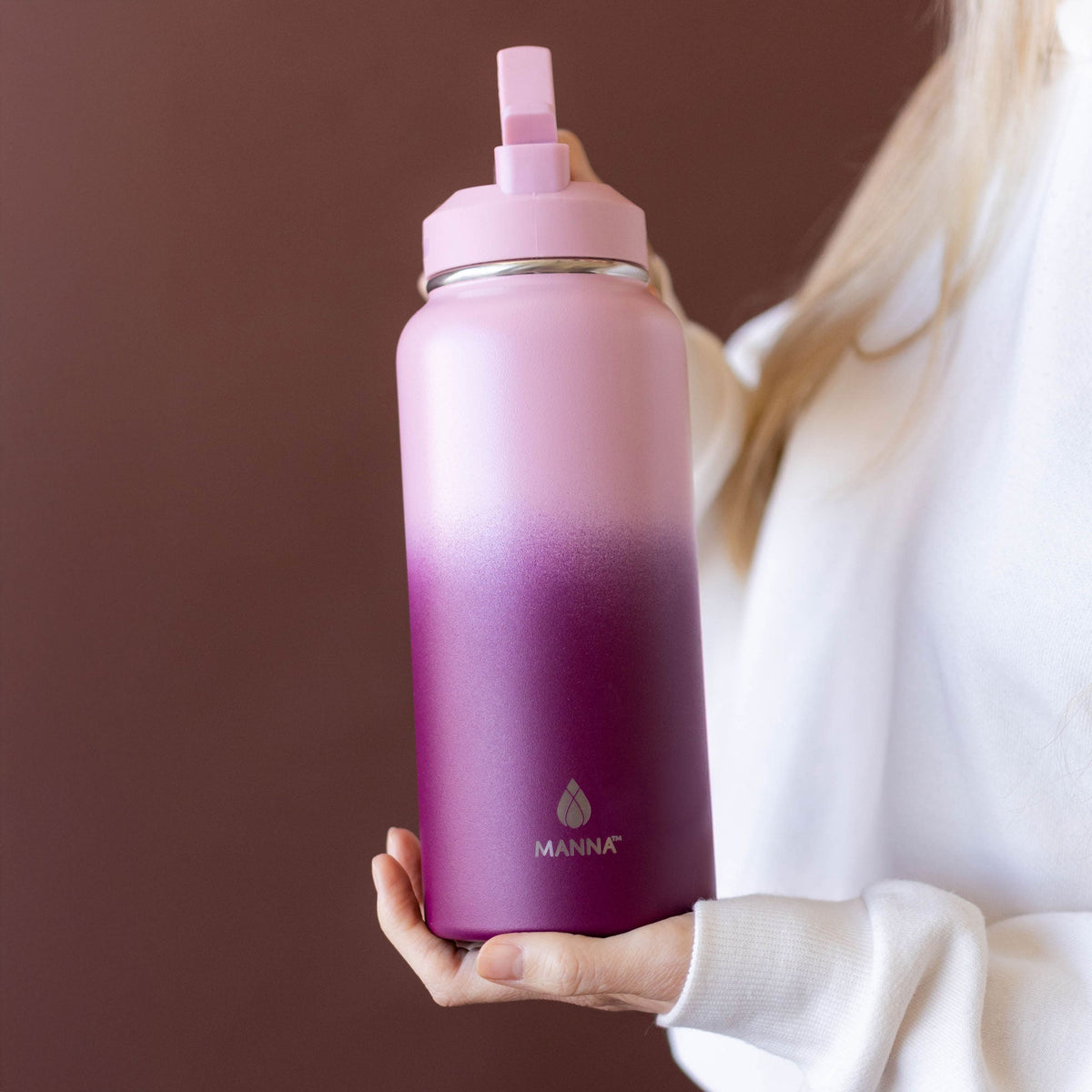 32-oz-powel-bottle-c4 32_Manna_Website_Lifestyles-2.jpg