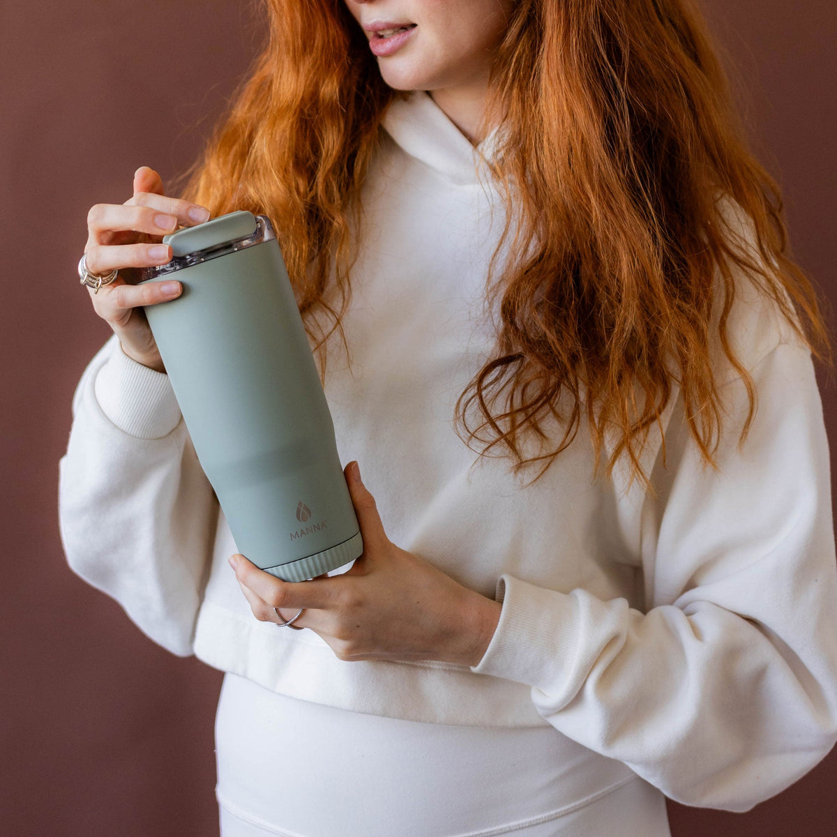 30-oz-groove-tumbler-i0 4Manna_Website_Lifestyles-17.jpg